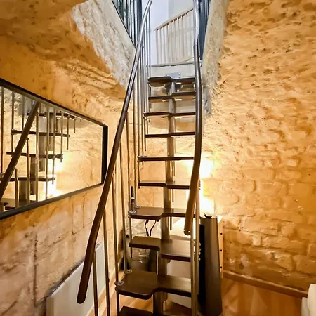 A Unique Duplex In The Heart Of Montorgueil *